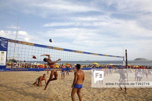 Mann  Strand  Volleyball  Brasilien  Ipanema  spielen  Rio de Janeiro  Südamerika