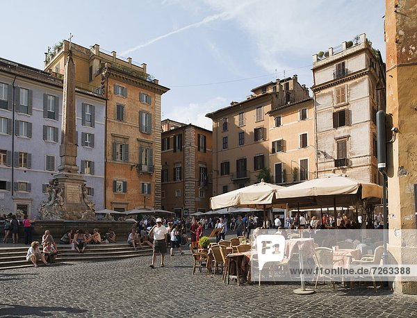 Außenaufnahme  Rom  Hauptstadt  Europa  Mensch  Menschen  Restaurant  Quadrat  Quadrate  quadratisch  quadratisches  quadratischer  Pantheon  Latium  Italien