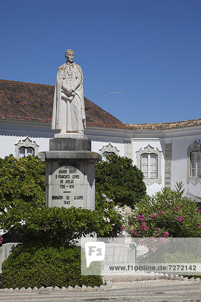 Statue Algarve Faro Portugal