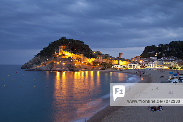 Europa Geschichte Katalonien Costa Brava Ortsteil Abenddämmerung Spanien Tossa de Mar