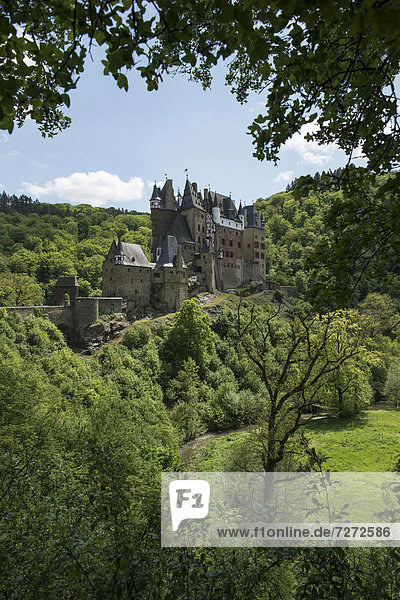 Burg Eltz  Höhenburg im Tal der Elz  geschütztes Kulturgut nach Haager Konvention  Wierschem  Rheinland-Pfalz  Deutschland  Europa