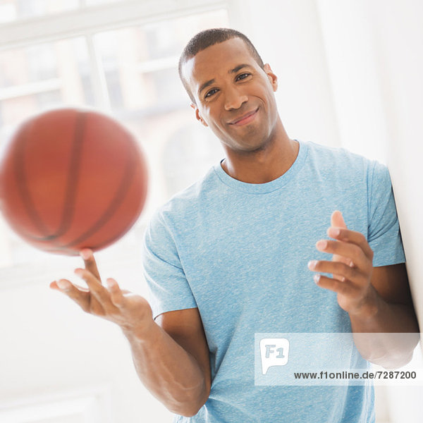 Mann  Basketball  jung