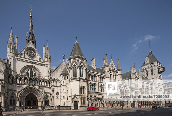 Facade of the Royal Courts of Justice  Supreme Court  in Fleet Street  London  England  United Kingdom  Europe