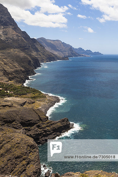Blick auf die Steilküste bei El Risco  Region Agaete  Gran Canaria  Kanarische Inseln  Spanien  Europa  ÖffentlicherGrund
