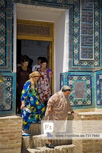 Uzbekistan  Samarkand  Shoi Zinda mausoleum  daily life                                                                                                                                             