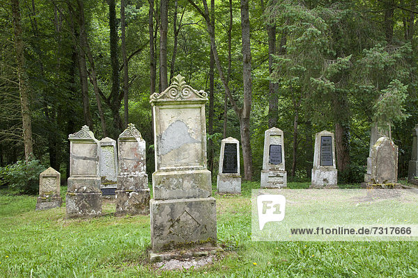Alter Friedhof  Brodenbach  Landkreis Mayen-Koblenz  Rheinland-Pfalz  Deutschland  Europa