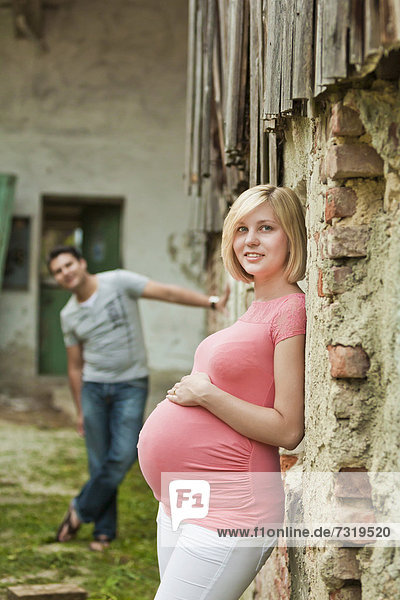 Schwangere Frau mit ihrem Mann