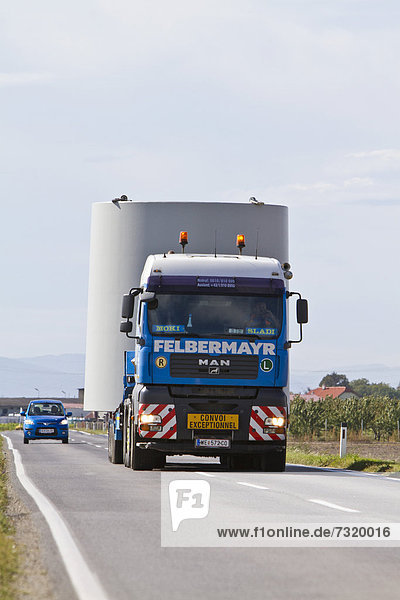 Windturbine Windrad Windräder bauen Europa Transport Eigentum Österreich schwer Niederösterreich