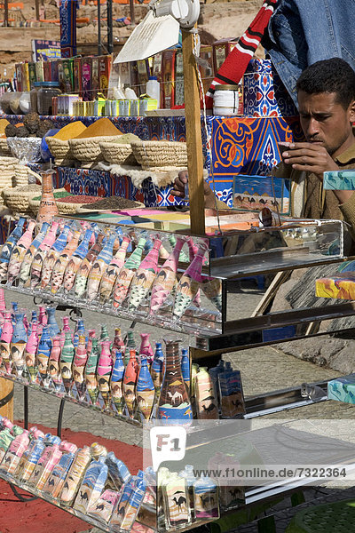 Blumenmarkt  zeigen  Mann  Souvenir  Händler  Laden  Afrika  Ägypten  Markt