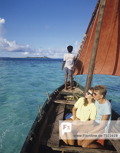 Segeln  Mann  Ozean  Küste  Boot  Indianer  jung  Malediven