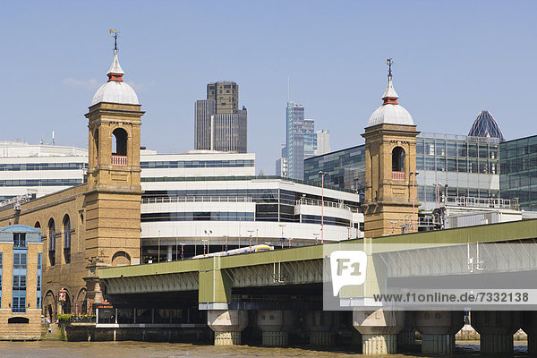 Cannon Street Railway Bridge  Eisenbahnbrücke  London  England  Großbritannien  Europa