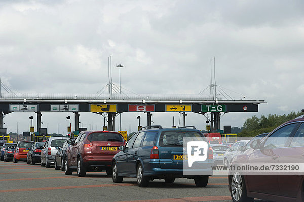 Autobahn M4  Mautstellen auf der Second Severn Crossing-Brücke  Wales  Großbritannien  Europa