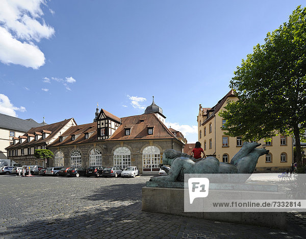 'An der Universität  Botero-Skulptur ''Liegende Frau mit Frucht''  Heumarkt  Bamberg  Bayern  Deutschland  Europa'