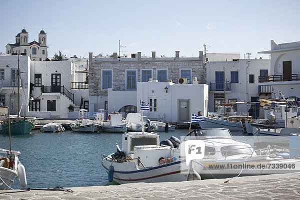 Fischerboote im Yachthafen von Paros  Griechenland