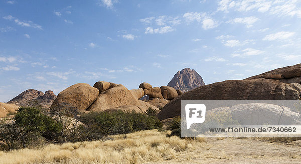 Spitzkoppe und Bogenfels  Damaraland  Namibia  Afrika