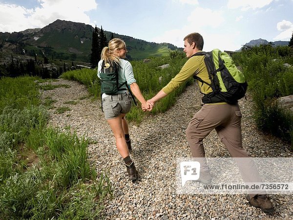 Reise wandern jung