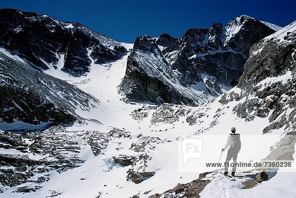 Berg sehen Berggipfel Gipfel Spitze Spitzen wandern Rückansicht Ansicht