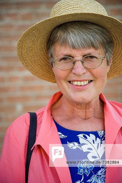 Frau Hut Senior Senioren Strohhut Stroh