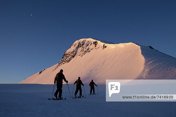 hoch oben Berg Beleuchtung Licht Sonnenaufgang wandern pink unbewohnte entlegene Gegend Ski 3
