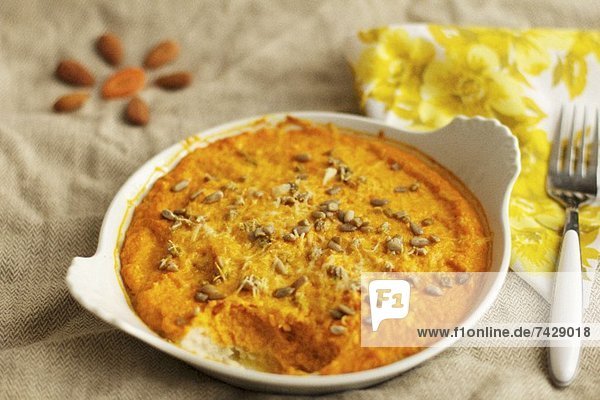Möhrengratin mit Sonnenblumenkernen