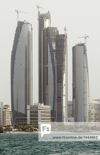 Wolkenkratzer in Abu Dhabi  Vereinigte Arabische Emirate