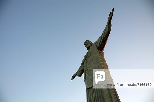 Berg  hoch  oben  Statue  Christ  Brasilien  Rio de Janeiro  Südamerika