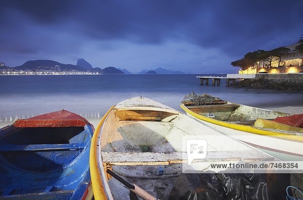 Strand Boot angeln Brasilien Copacabana Abenddämmerung Rio de Janeiro Südamerika