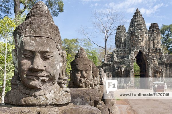 South Gate to Angkor Thom  Angkor  UNESCO World Heritage Site  Siem Reap  Cambodia  Indochina  Southeast Asia  Asia