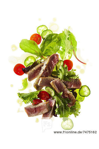 grün  Salat  Gurke  Steak  Thunfisch  Pflanzenblatt  Pflanzenblätter  Blatt