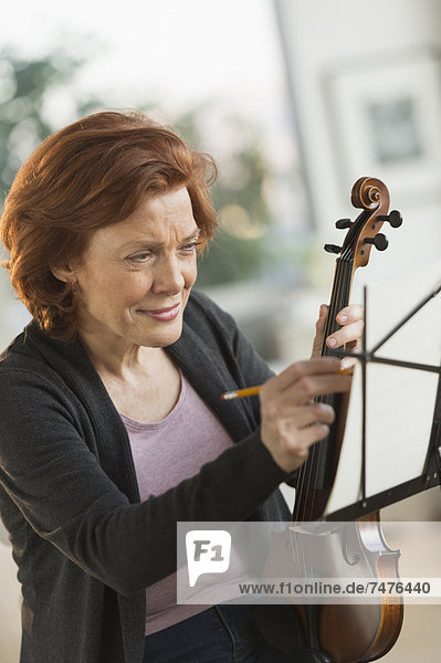 Senior  Senioren  Frau  Musik  Composite