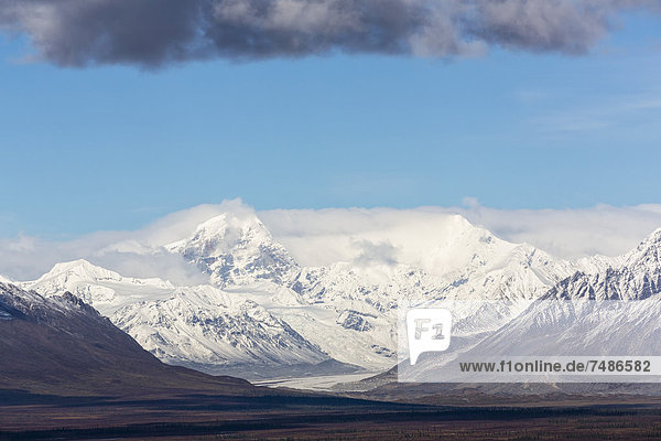 USA  Alaska  Blick auf McLaren Glacier und Alaska Range