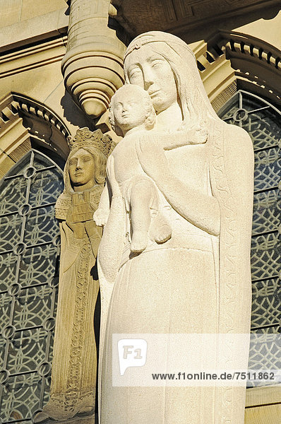 Madonna  Heiligenfigur  Kathedrale Notre Dame  Luxemburg  Europa  ÖffentlicherGrund