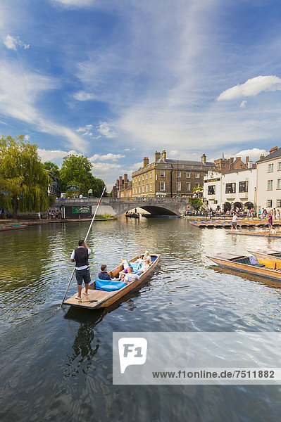Punts on the river Cam at Laundress Green in Cambridge  England  United Kingdom  Europe