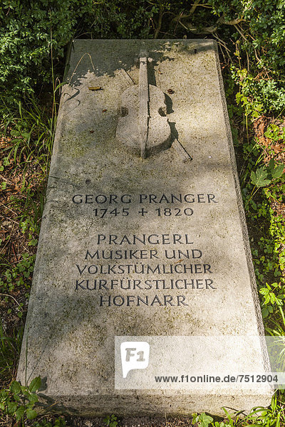 Grabstein  Georg Pranger  Hofnarr  Südfriedhof München  Bayern  Deutschland  Europa