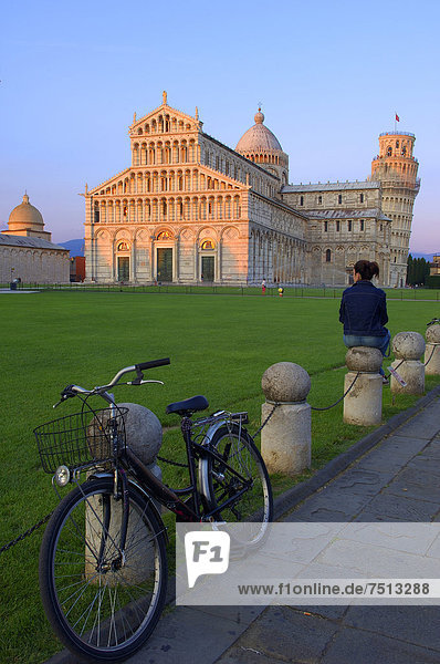 Kathedrale  Dom  im Abendlicht  Piazza del Duomo  UNESCO-Weltkulturerbe  Campo dei Miracoli  Pisa  Toskana  Italien  Europa
