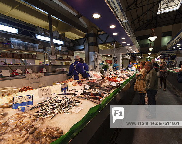 Marktstand auf dem Fischmarkt  Altstadt  Palma de Mallorca  Mallorca  Balearen  Spanien  Europa