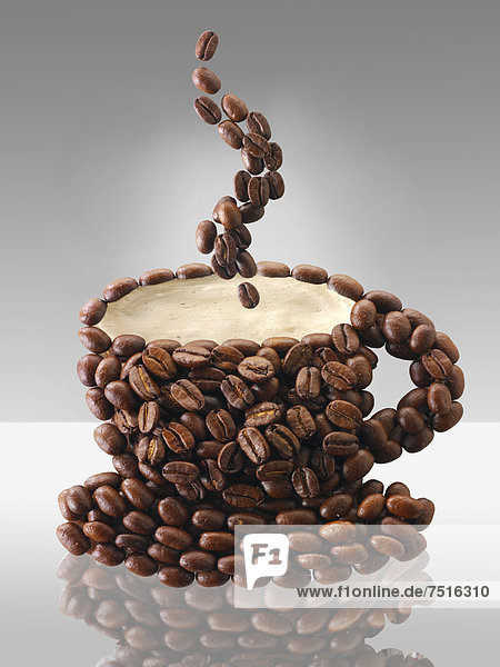 Kaffeetasse  geformt aus Kaffeebohnen