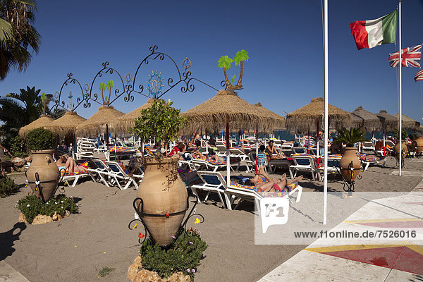 Badestrand Hawaii Playa  Torremolinos  Provinz Malaga  Costa del Sol  Andalusien  Spanien  Europa  ÖffentlicherGrund