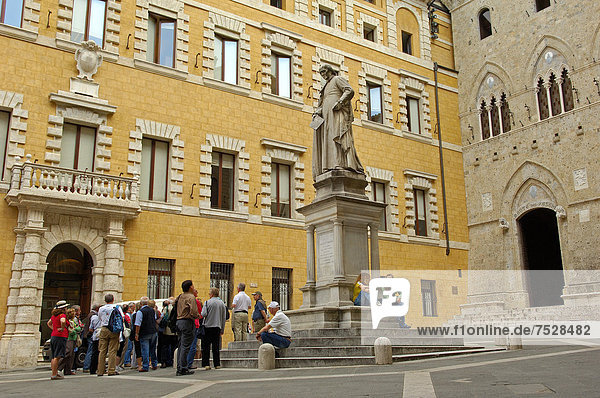 Piazza Salimbeni square  UNESCO World Heritage Site  Siena  Tuscany  Italy  Europe