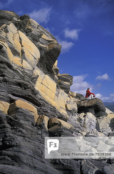 Nationalpark  Felsbrocken  Frau  Küste  Neufundland  Gros Morne Nationalpark  Kanada