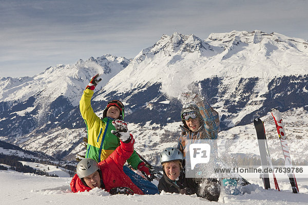 Family  ski chat  Obersaxen  mountain  mountains  ski  skiing  winter sports  Carving  snow  fun  Switzerland  Europe