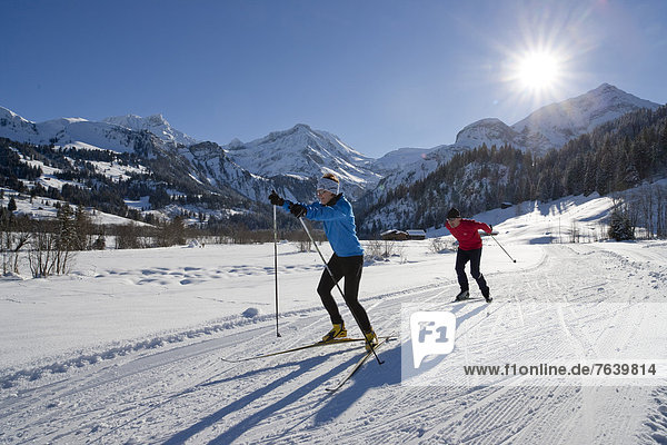 Winter Dorf Ski Langlaufski Sonne