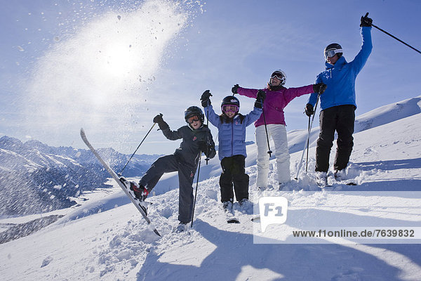 Winter schnitzen Skisport Ski Kanton Graubünden Wintersport