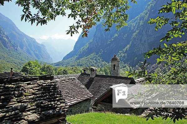 Landschaftlich schön landschaftlich reizvoll Europa Stein Wohnhaus Ruhe Reise Querformat Dorf Geographie Kapelle schweizerisch Schweiz