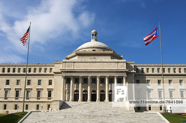 leer bauen Skulptur Gebäude niemand Architektur Geschichte Regierung Kunst Parlamentsgebäude Kultur Statue Figur Karibik Puerto Rico Antillen Große Antillen San Juan Geschicklichkeit