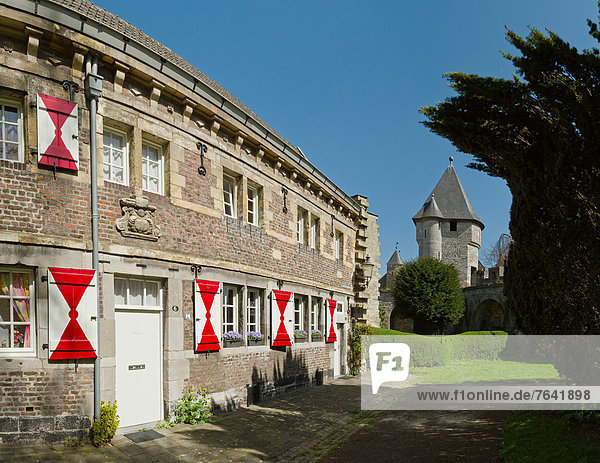 Frauenkloster  Europa  Großstadt  Dorf  Niederlande  Stadttor  Limburg  Maastricht  alt
