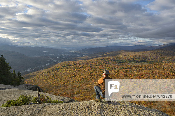 USA  United States  America  New Hampshire  North Woodstock  Woodstock  North America  New England  East Coast  Grafton County  Indian Summer  autumn  Indian head  view  nature  White Mountains  forest  wide open  space  woods  view  man  horizontal  outdoor  hike  hat