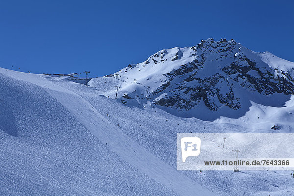 Rollbahn Europa Berg Skifahrer Urlaub Reise Alpen Skipiste Piste Aufzugsanlage Zimmer Winterurlaub Ötztaler Alpen Österreich Ötztal Tirol