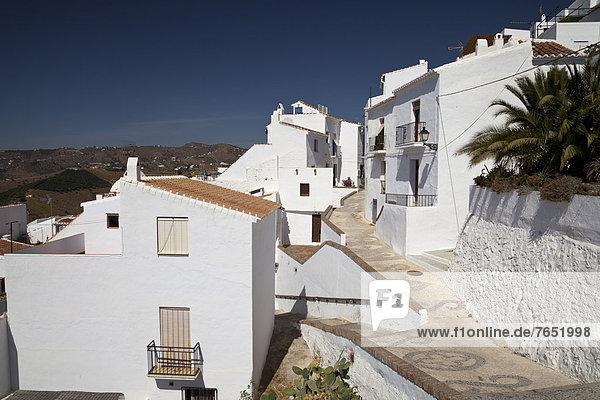 Europa Gebäude Gasse weiß Andalusien schmal Nerja Spanien