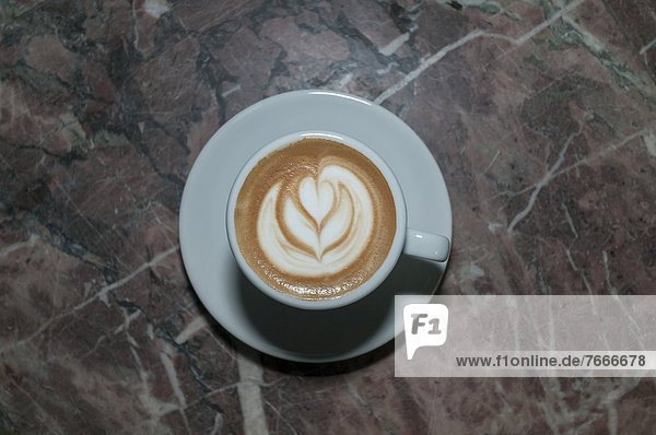 CaffË Latte-Art  CaffË Latte  kunstvoll verzierter Milchschaum